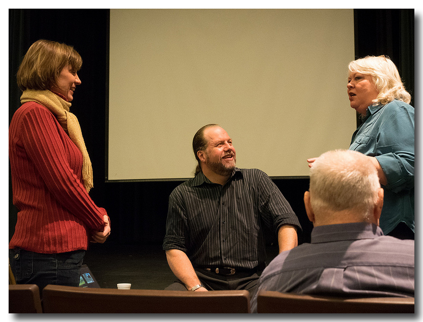 Chatting before the show begins.